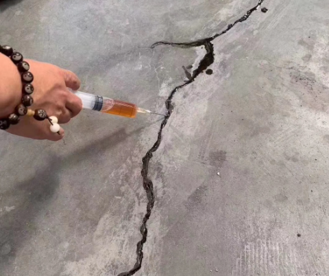 和平镇混凝土裂缝修补技术详解​